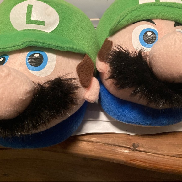 Luigi slippers - Picture 2 of 3